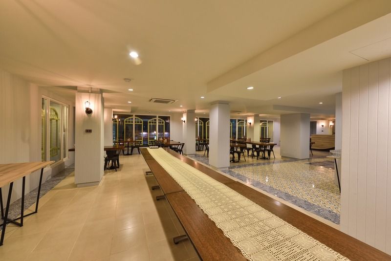 Hotel October Phuket Eksteriør billede