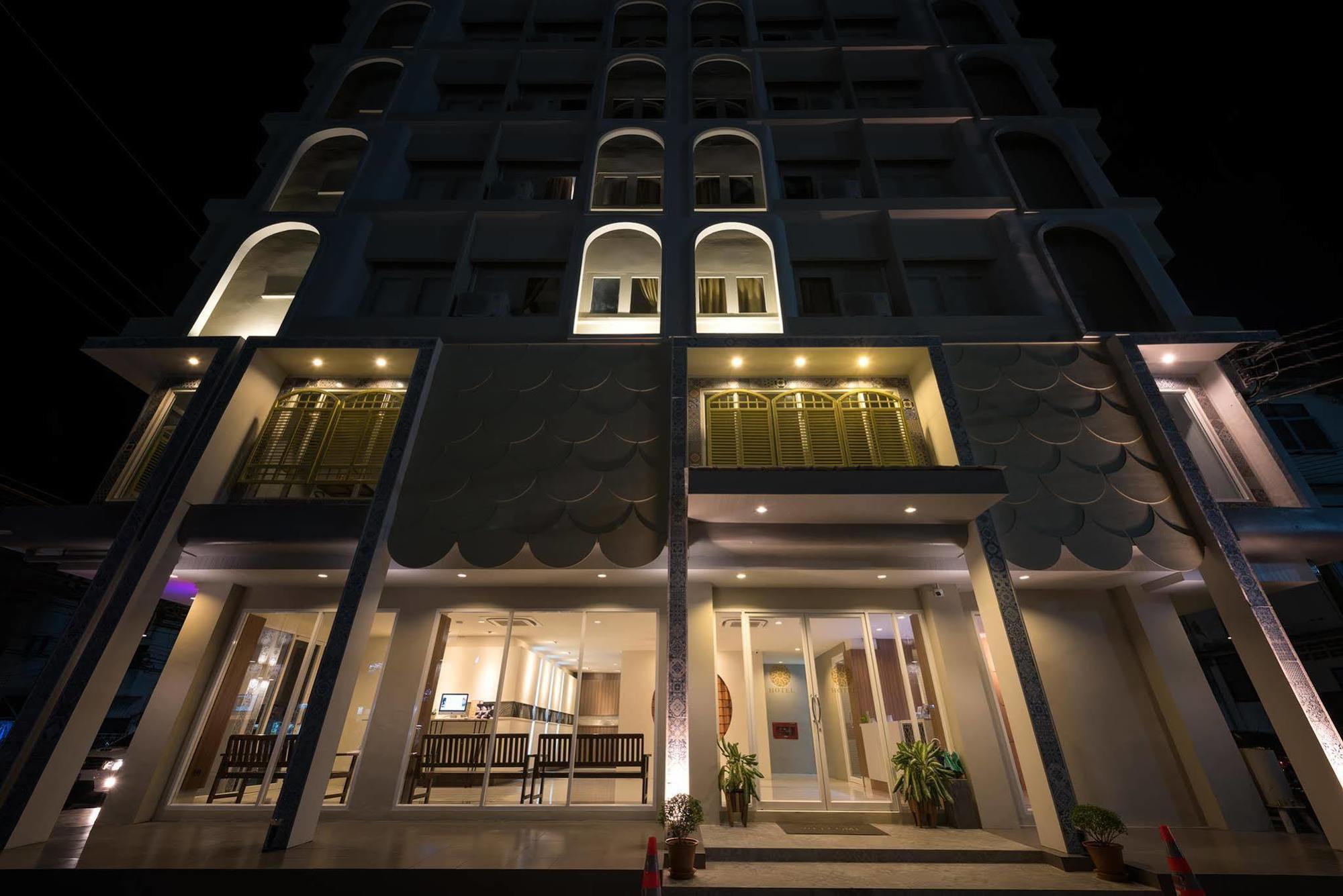 Hotel October Phuket Eksteriør billede