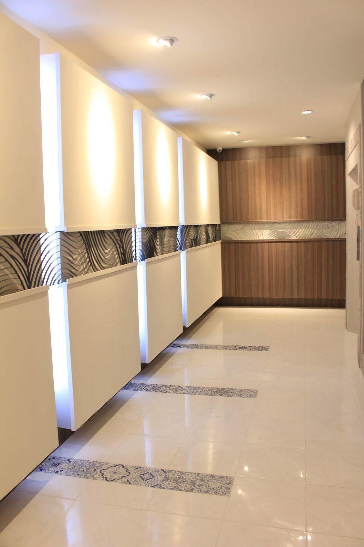 Hotel October Phuket Eksteriør billede
